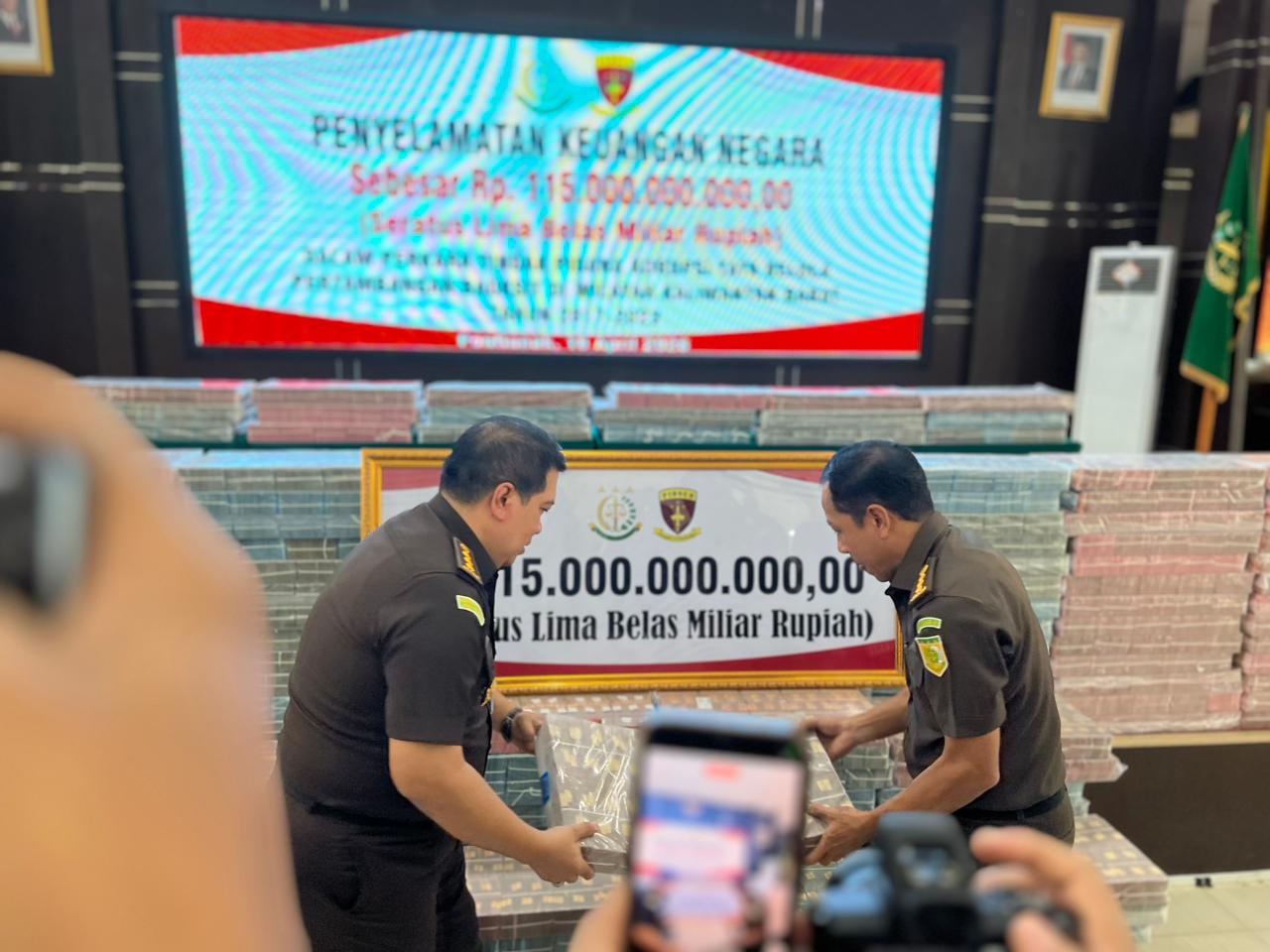 Kejati Kalbar Selamatkan Rp115 Miliar dari Sektor Bauksit, Identitas Tersangka Belum Diumumkan