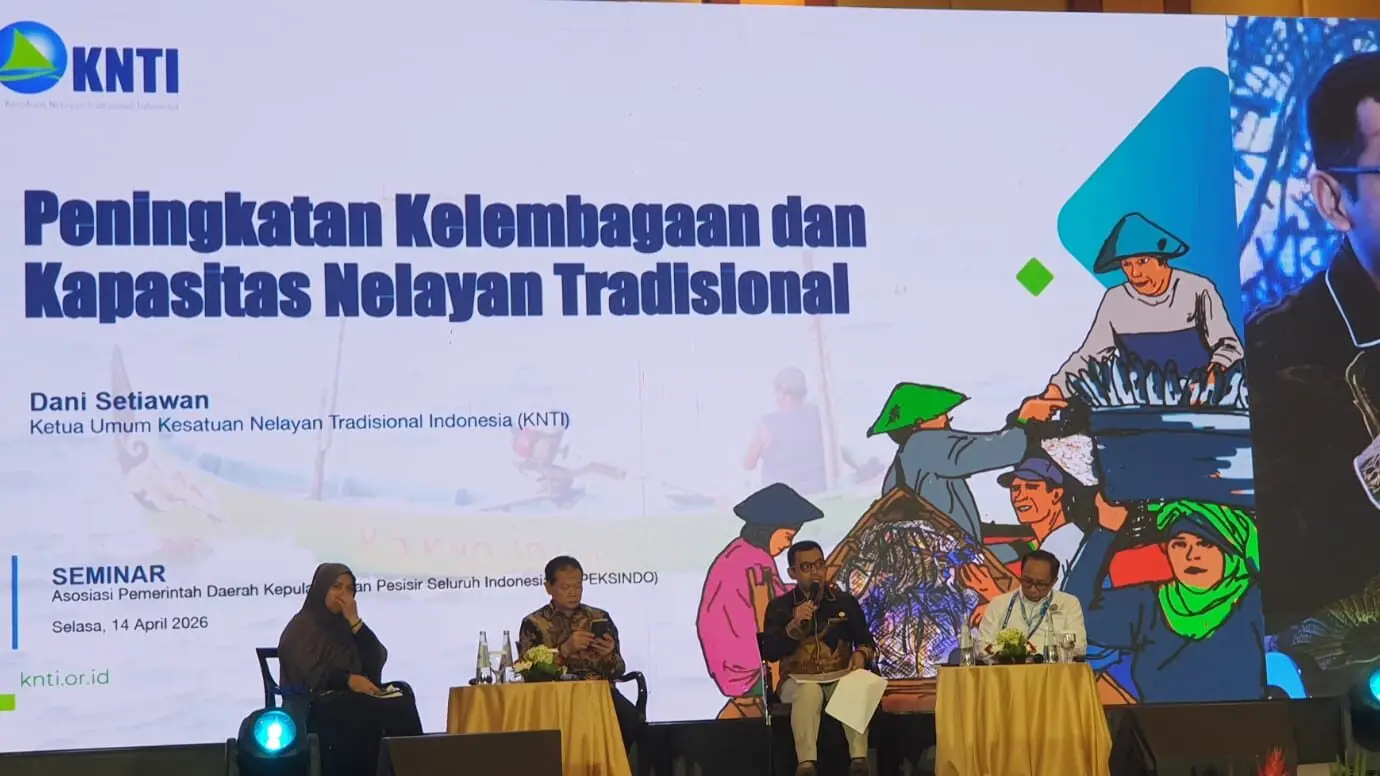 Laut untuk Siapa: Membaca Ulang Keadilan dari Perahu Nelayan Kecil