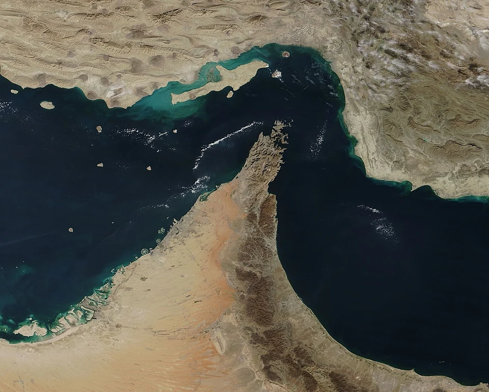 Iran Tutup Kembali Selat Hormuz Hanya Beberapa Jam Setelah Dibuka, Tuding AS Ingkari Janji