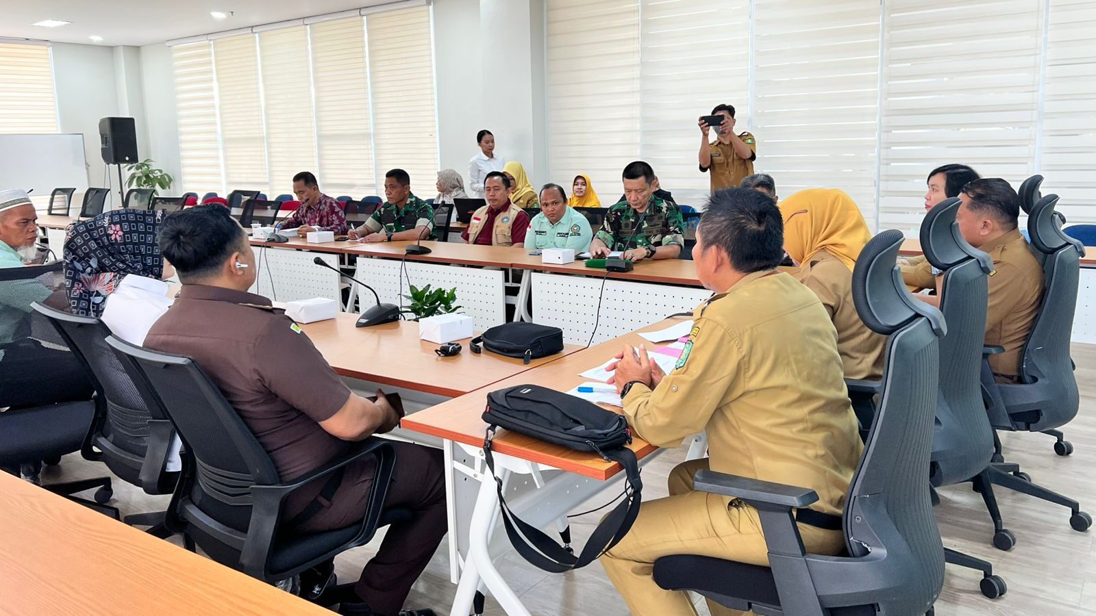 Pemprov Kalbar dan Stakeholder Teken Komitmen Tangani Anak Tidak Sekolah