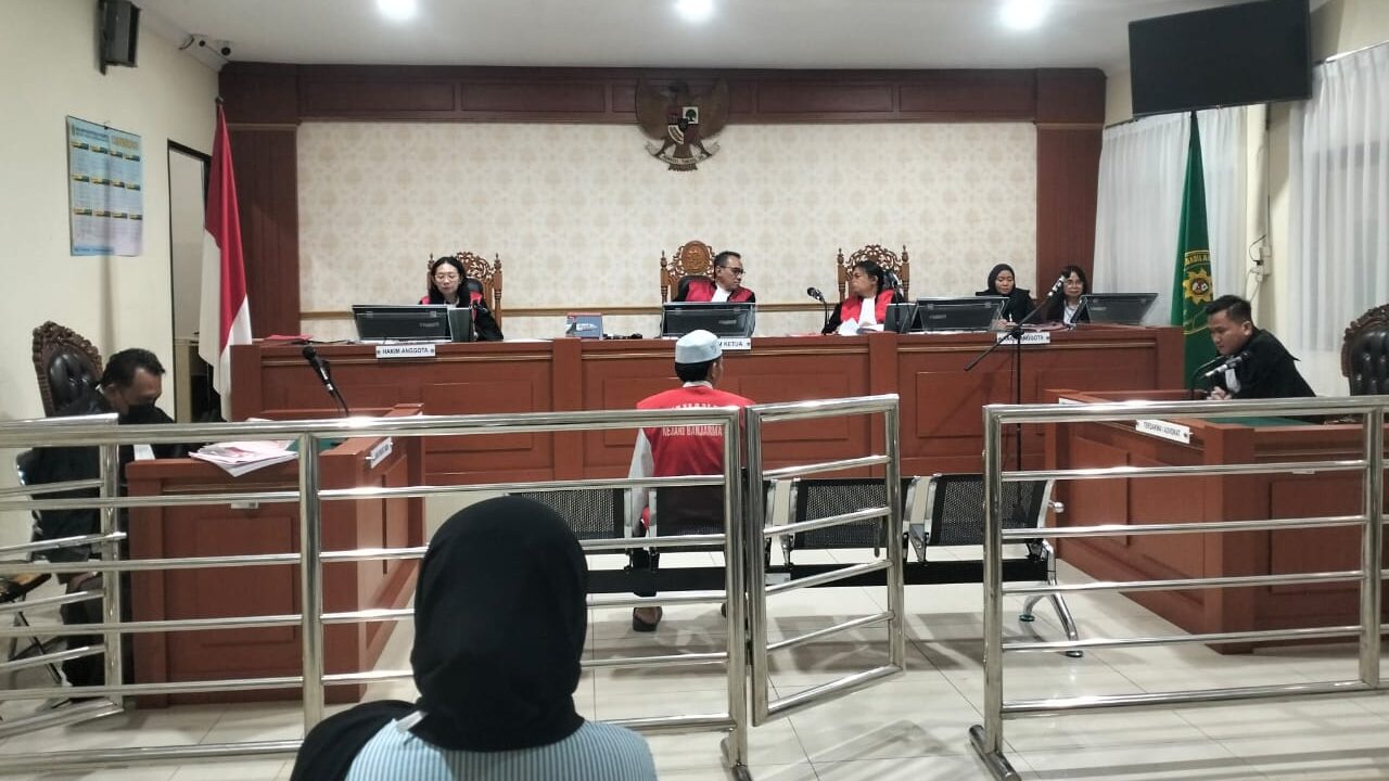 Terbukti Tipu Pembeli Besi Scrap Rp800 Juta, Bos PT Indo Kalimantan Prima Dituntut 2,5 Tahun Penjara