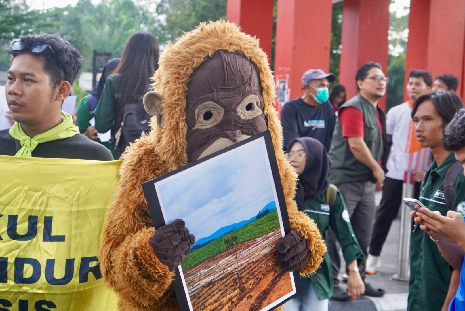 Hari Bumi 2026, Koalisi Rimpang Borneo Serukan Save Our Borneo: Pulihkan Nadi Hijau Kita