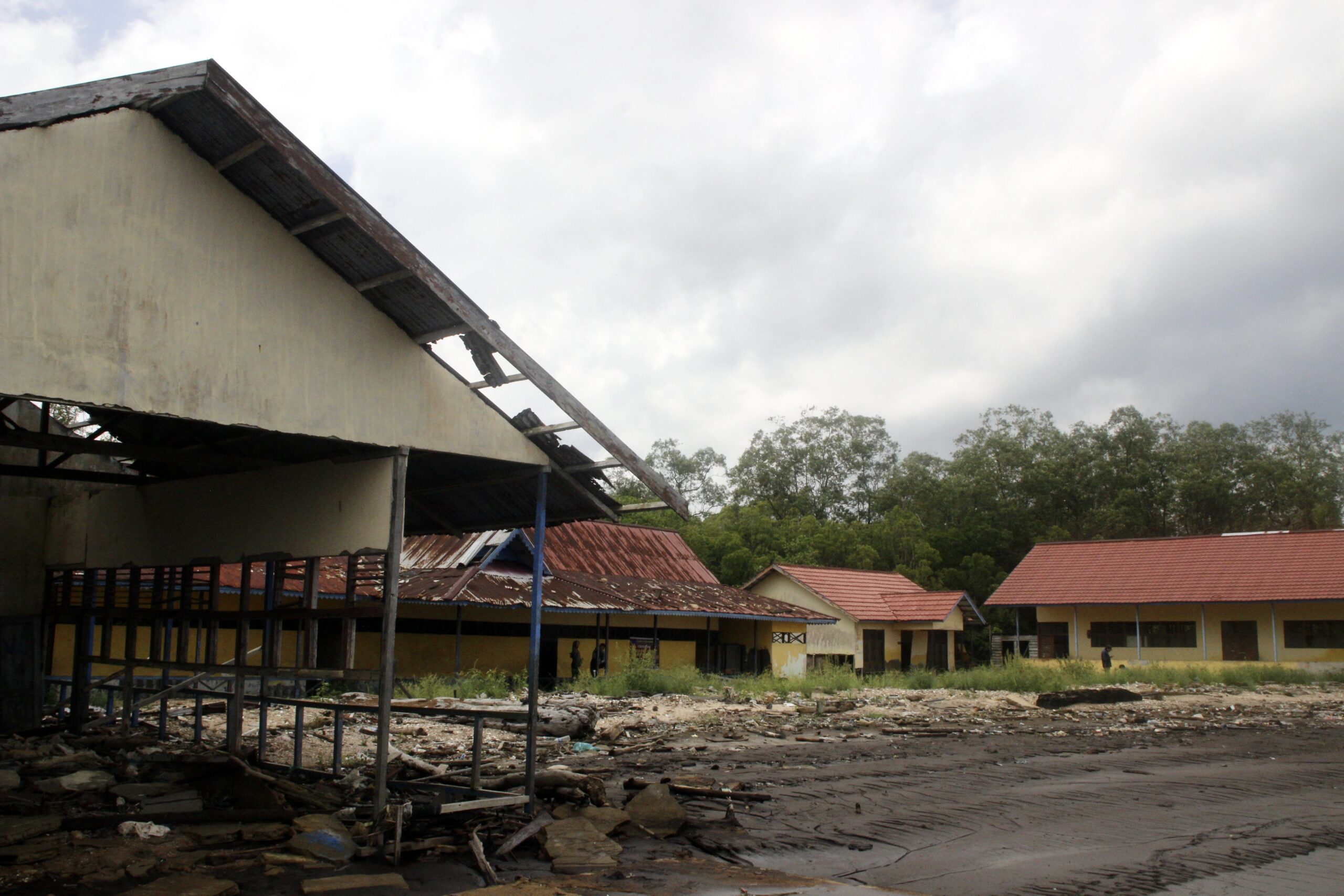 Ganasnya Abrasi Jadikan SDN 12 Kuala Karang Sebagai Puing Tugu Kenangan di Bibir Pantai