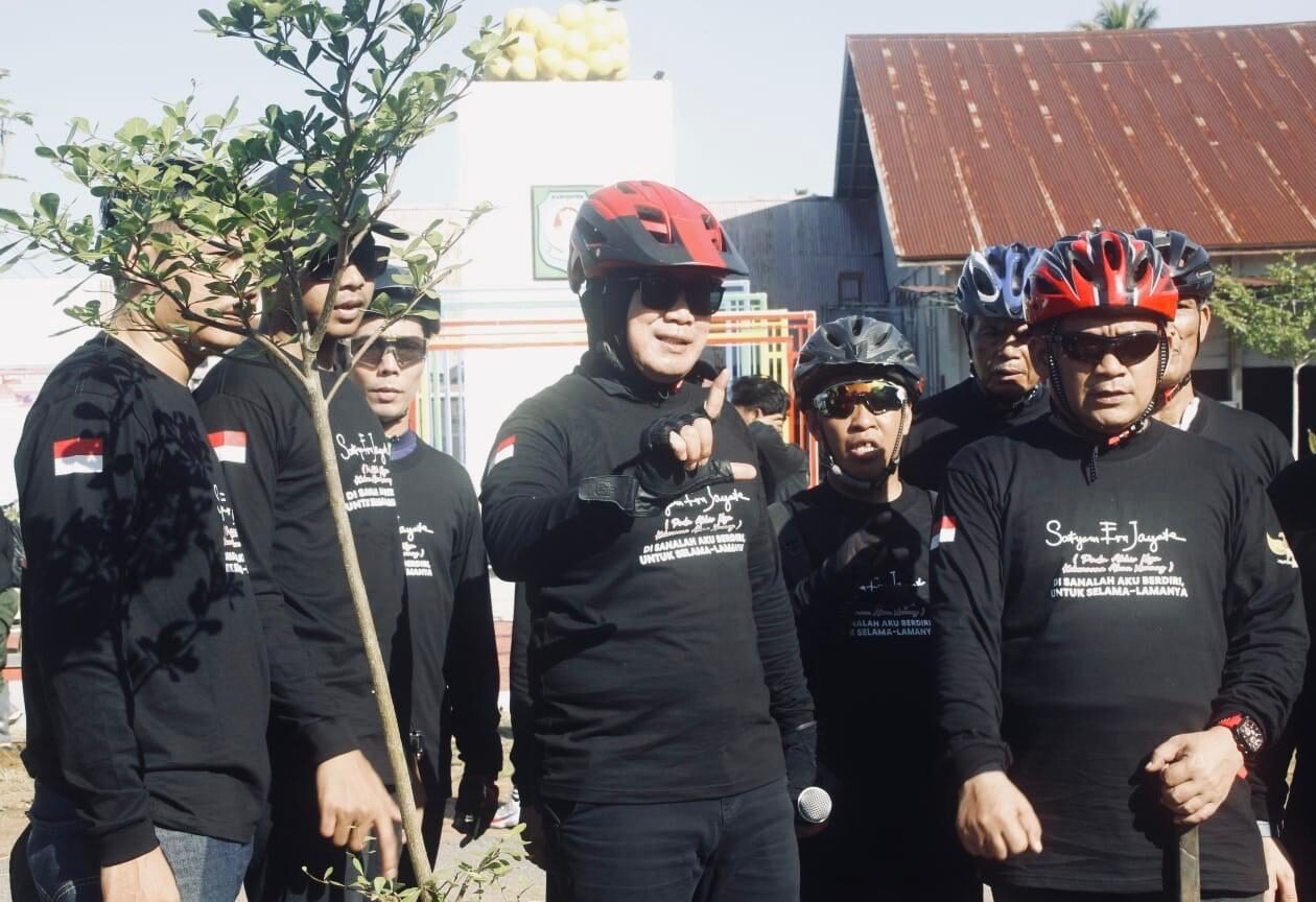 Gowes Sambil Tanam Pohon, Bupati Kubu Raya: Tidak Perlu Tunggu Momentum