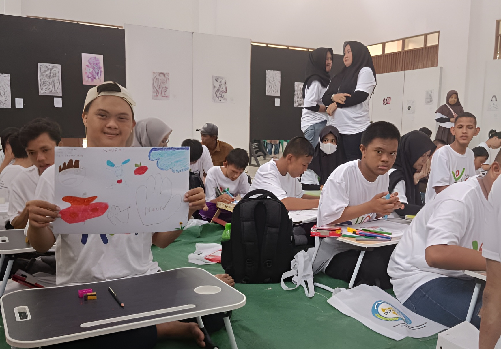 “BORNEO UNLOCK”: Pameran Seni Untan Buka Ruang Kreativitas Anak Disabilitas