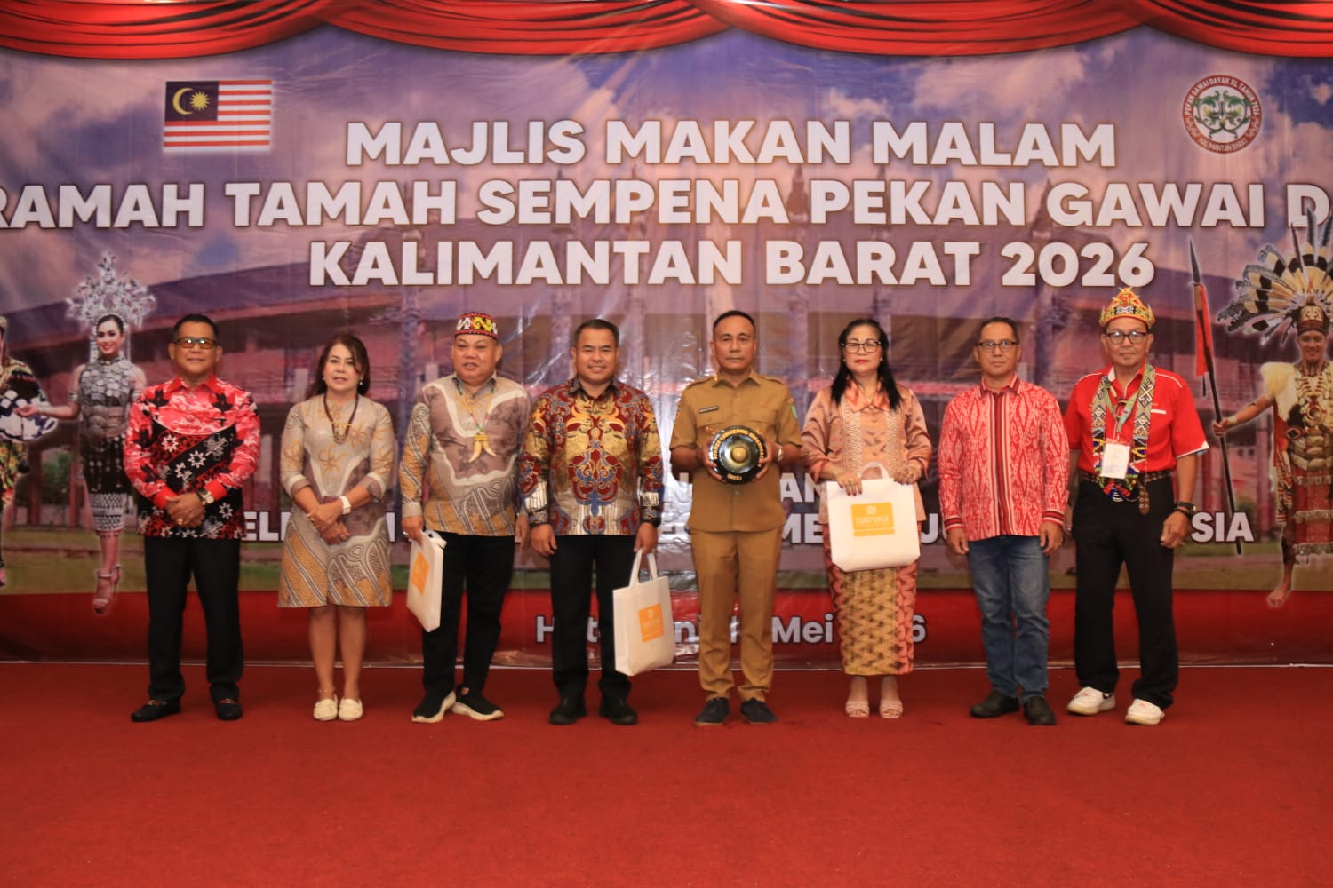 Pekan Gawai Dayak ke-40, Kalbar Sambut Delegasi Lintas Negara dari Malaysia