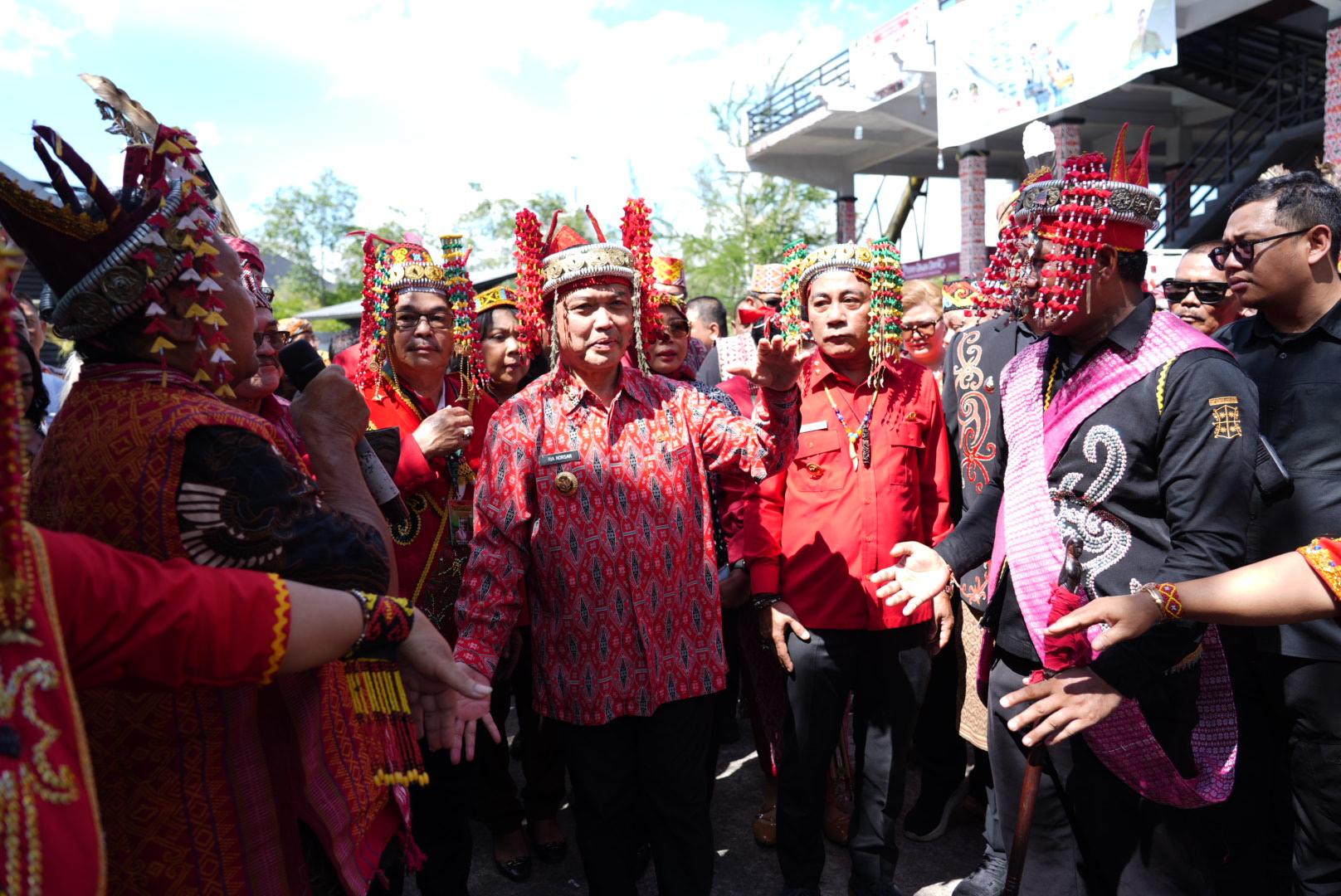 Buka Pekan Gawai Dayak ke-40, Ria Norsan Sebut PGD Milik Seluruh Masyarakat Kalbar