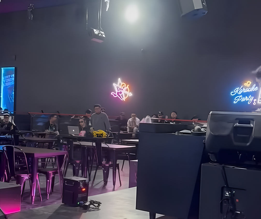 Konsep Bar Helen’s Night Mart Pontianak Disebut Netizen Mirip Warkop