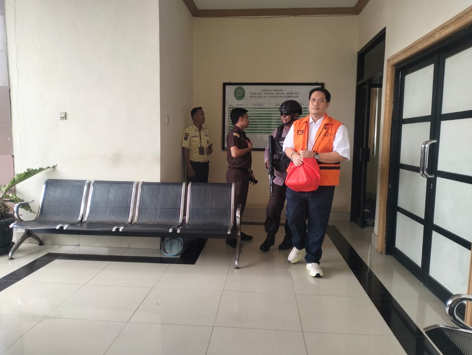 Sidang Korupsi Kejari HSU: Tiga Eks Pejabat Didakwa Pasal Pemerasan dan Gratifikasi