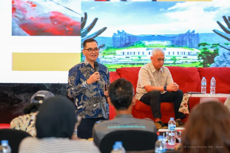 "Otorita IKN menepis isu proyek mangkrak dengan menegaskan bahwa pembangunan Ibu Kota Nusantara terus berjalan melalui dana APBN dan investasi swasta."