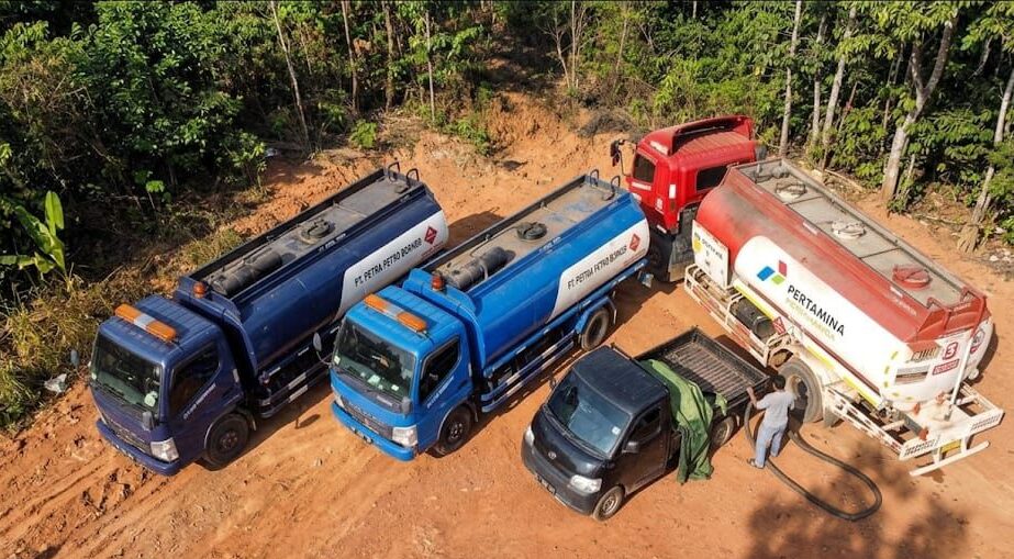 Video Viral Mobil Tangki BBM di Sanggau Diduga Terkait Pengusaha Tempat Hiburan Malam, Pertamina Ancam Serahkan ke Polisi