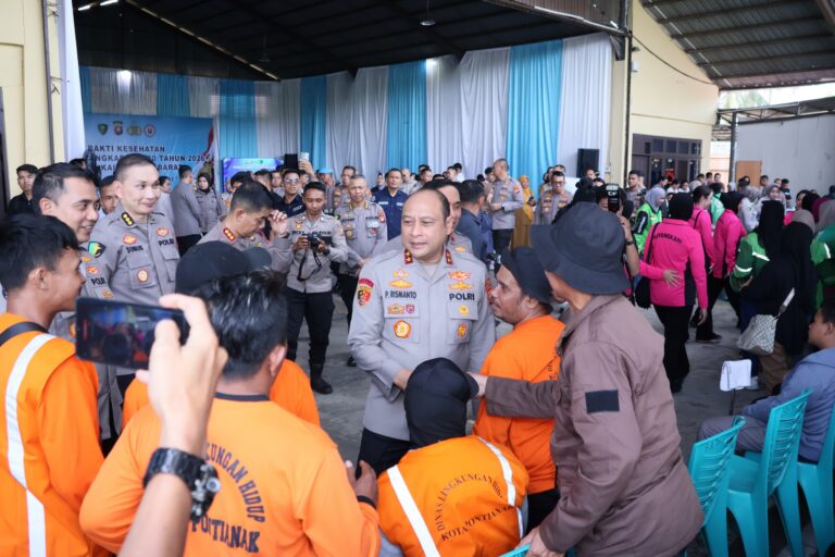 "Polda Kalbar menggelar Bakti Kesehatan gratis dalam rangka Hari Bhayangkara ke-80 dan berhasil melayani 3.403 warga untuk berbagai pemeriksaan medis."