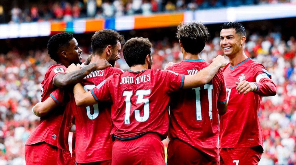“Bangunkan si Monster”: Ronaldo Bungkam Kritik, Portugal Pesta Gol 5-0