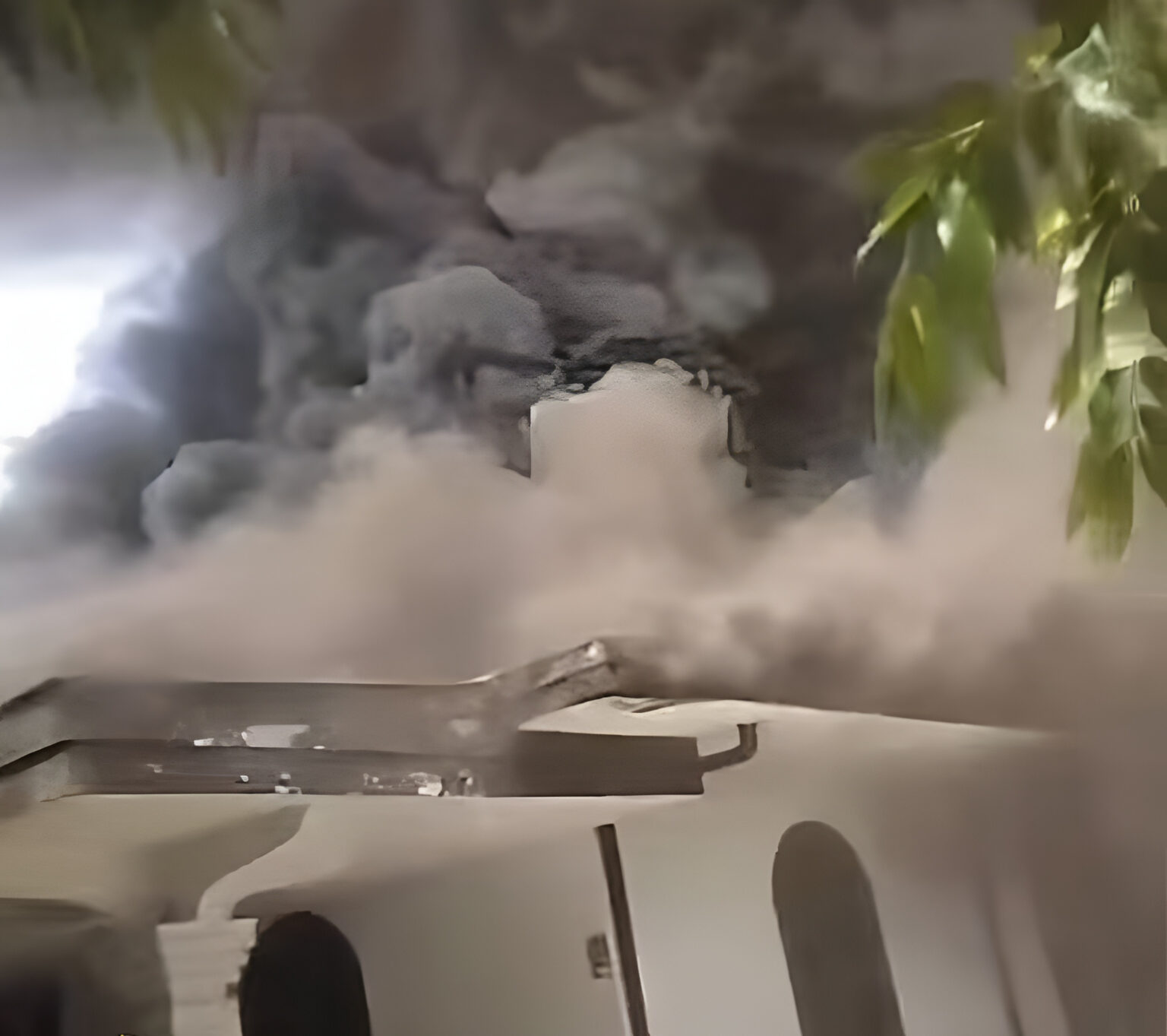 Kawasan di Belakang Masjid Raya Mujahidin Pontianak Terbakar