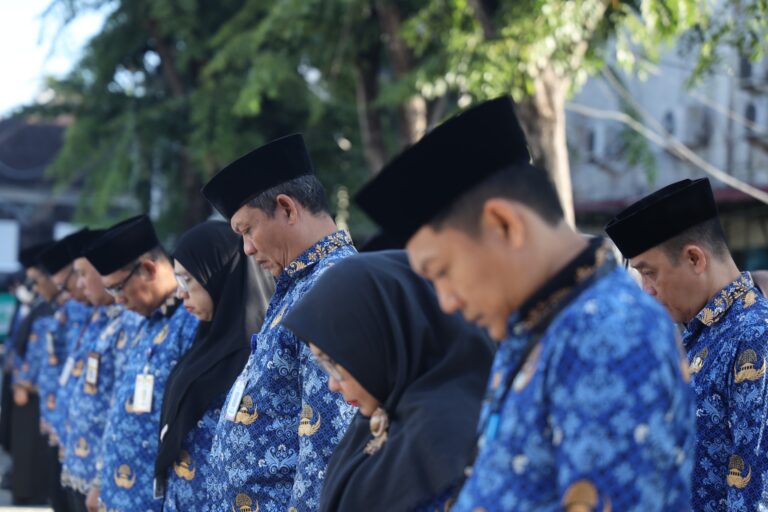 "Wali Kota Pontianak Edi Rusdi Kamtono menginstruksikan OPD untuk mendata keturunan korban Peristiwa Mandor guna merawat literasi sejarah lokal dari kelupaan generasi."