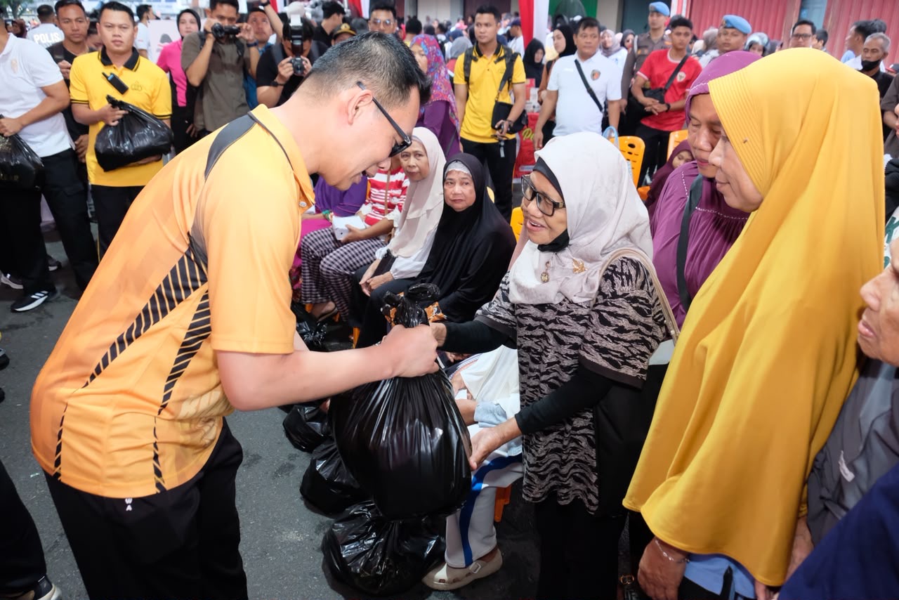 HUT Bhayangkara ke-80, Polda Kalbar Gelar Pasar Murah Sembako dan Bazar UMKM
