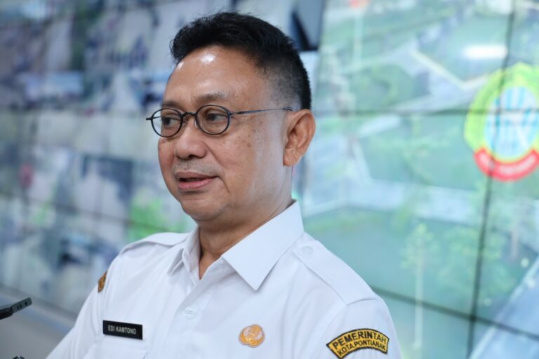 "Pemkot Pontianak menggelar mekanisme job fit untuk mengisi kekosongan jabatan Kepala Bapperida dan Kesbangpol guna mengoptimalkan kinerja birokrasi."