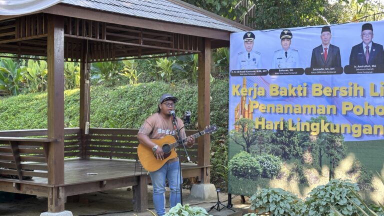 "Komunitas Penyanyi Jalanan (KPJ) Kota Pontianak meminta Pemkot menyediakan wadah seni permanen di sela peringatan Hari Lingkungan Hidup 2026 di TPA Batulayang."