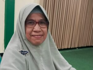 "Nelly Mujahidah resmi maju dalam Pemilihan Rektor IAIN Pontianak periode 2026-2030. Ia membawa target transformasi UIN Pontianak pada 2027 dan penguatan kampus perbatasan."