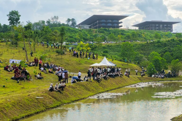 "Peringati Hari Lingkungan Hidup 2026, Otorita IKN bersama BI hingga Perbanas menanam 1.153 pohon di KIPP Nusantara sebagai bagian dari Aksi Iklim."
