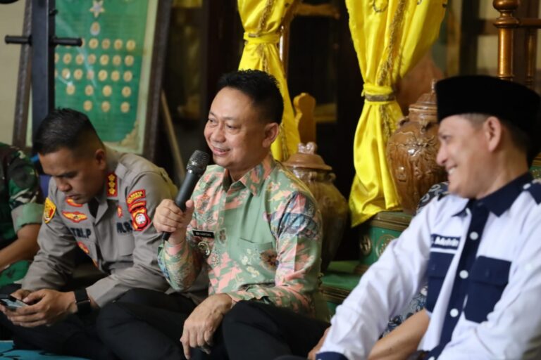 "Wali Kota Edi Rusdi Kamtono membeberkan tantangan Kota Pontianak mulai dari kemacetan parah, pengelolaan limbah, hingga ancaman krisis air akibat kemarau."