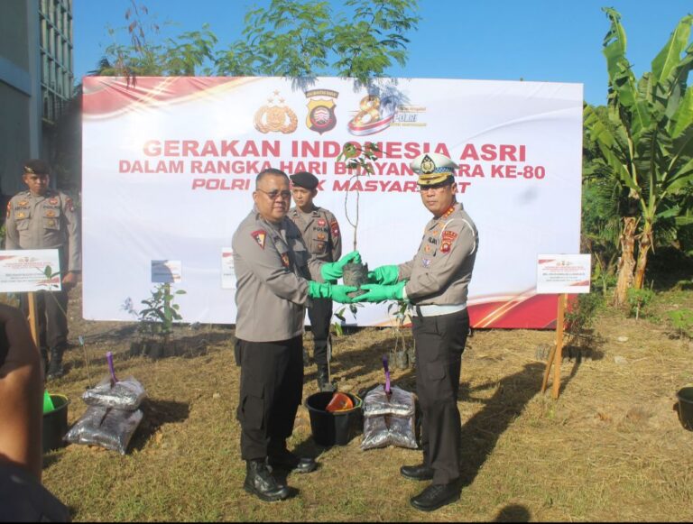 "Polda Kalbar bersama seluruh Polres jajaran menggelar Gerakan Indonesia Asri serentak dengan menanam ribuan pohon dan aksi bersih lingkungan pada Hari Bhayangkara ke-80."