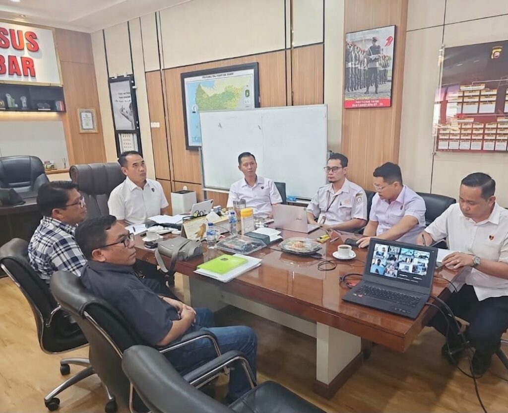 Polda Kalbar Intai Pabrik Sawit yang Belum Sesuaikan Harga Pembelian TBS Petani