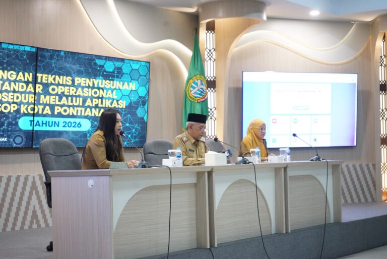 "Sekda Kota Pontianak Amirullah menegaskan kepatuhan terhadap SOP adalah pelindung utama ASN dari temuan hukum dan dugaan penyimpangan administrasi."