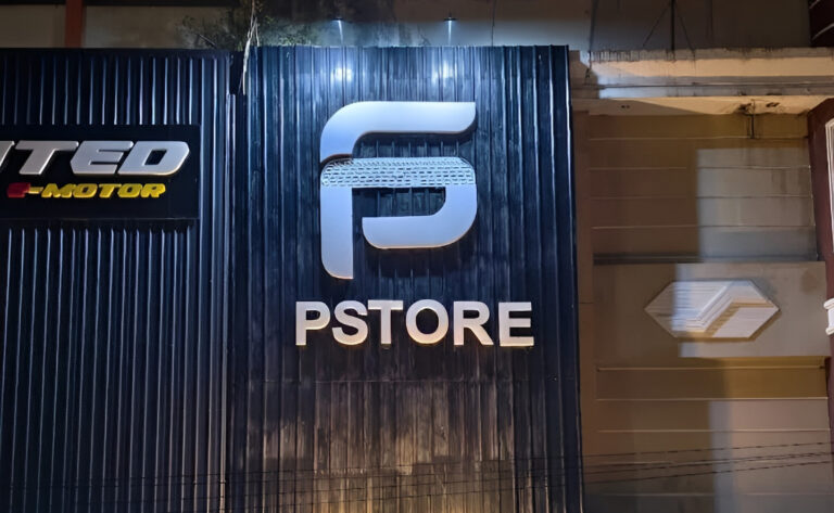 "Jaringan ritel PS Store Pontianak disorot terkait maraknya keluhan konsumen soal sinyal ponsel hilang mendadak serta adanya dugaan keterlibatan oknum internal."
