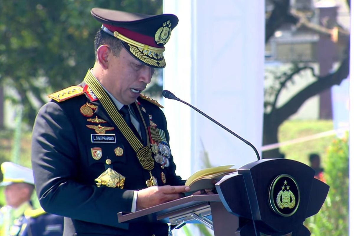 Suasana upacara pelantikan kapolda kalbar irjen alberd di gedung rupattama mabes polri
