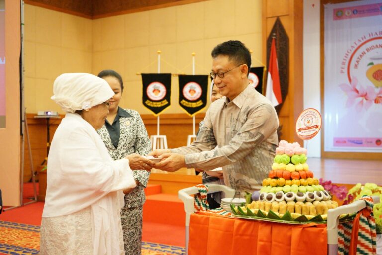 "Wali Kota Edi Rusdi Kamtono menyoroti angka kematian ibu dan bayi di tengah angka kelahiran Pontianak yang menembus 11.667 jiwa pada 2025."