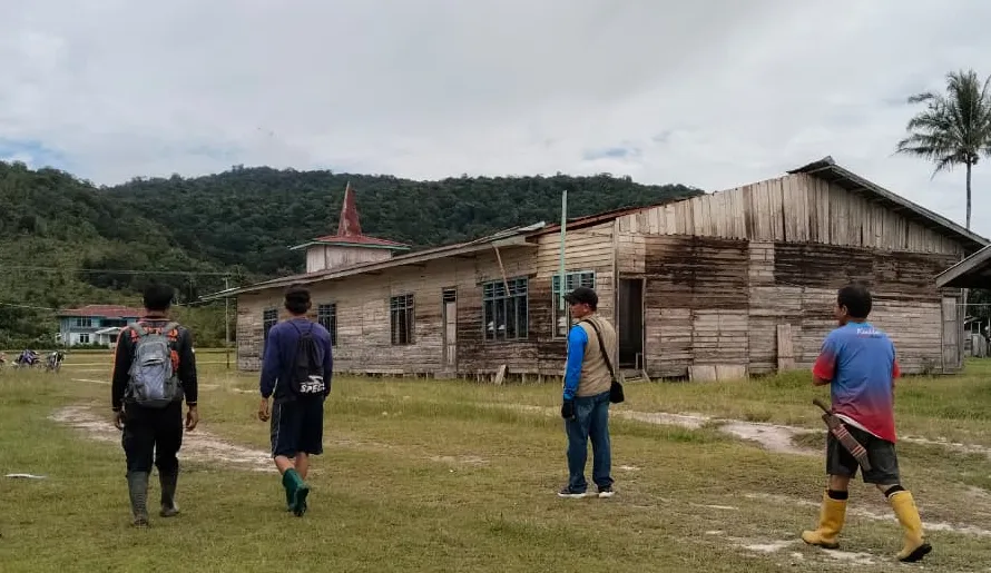 Badai Angin Runtuhkan Tower Pos Pamtas dan Rusak Empat Gereja di Perbatasan Krayan