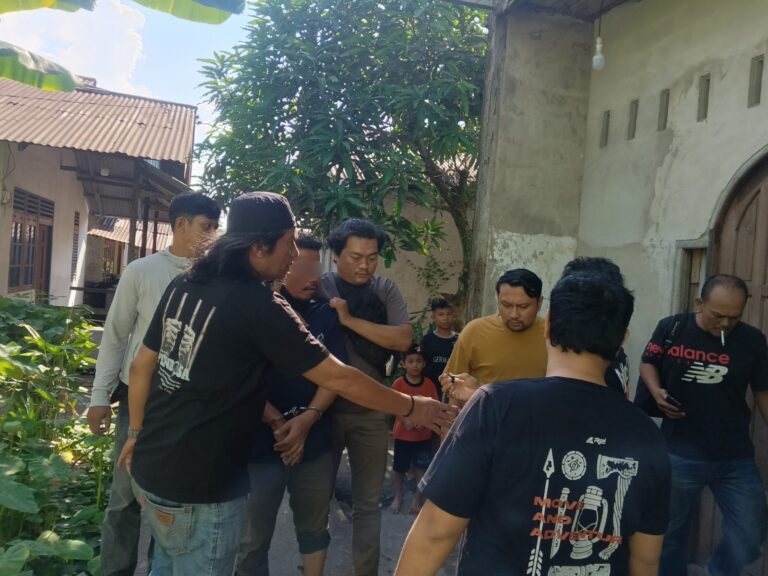 "Pelarian buron kasus kekerasan seksual anak berusia 12 tahun di Kubu Raya berakhir setelah ditangkap tim gabungan Polres Kubu Raya dan Polda Kalbar."