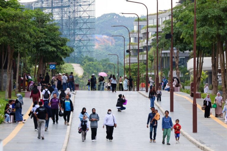 "Kajian OIKN Tahap I mencatat pertumbuhan ekonomi Penajam Paser Utara meroket 19,9 persen imbas konstruksi dan investasi infrastruktur IKN."