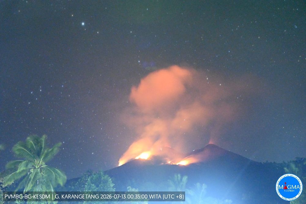 Gunungapi Karangetang Erupsi, Luncurkan Aliran Lava Sejauh Seribu Meter