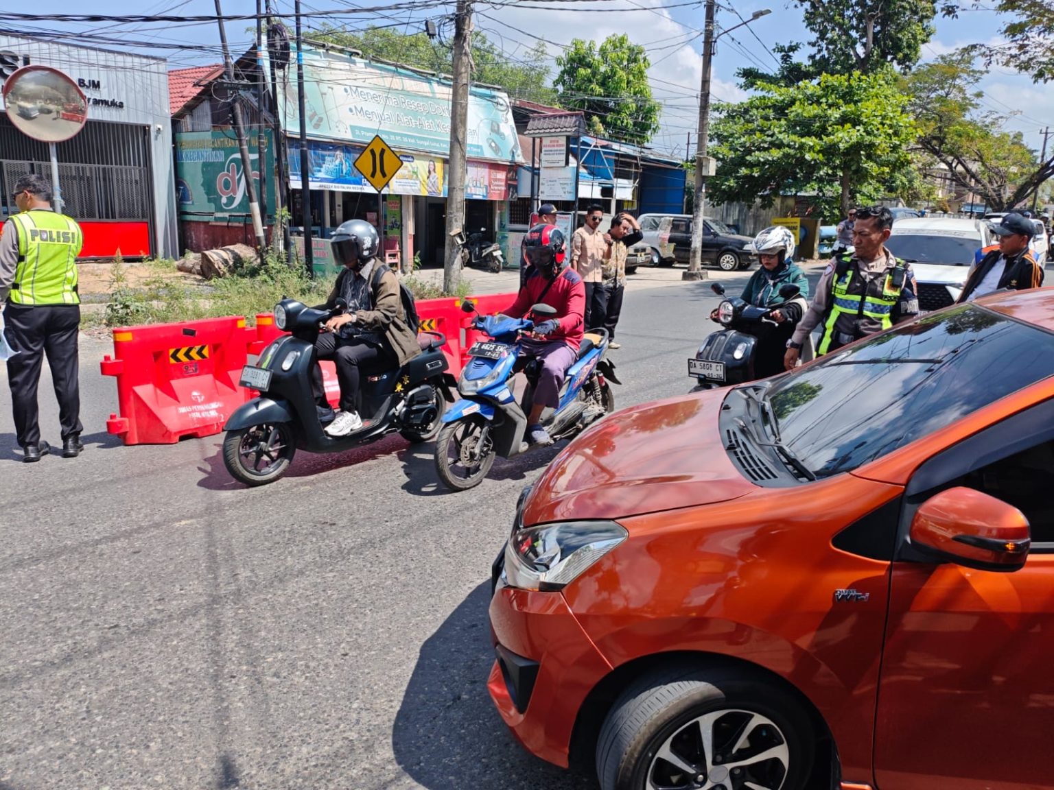 Jalan Sungai Lulut Amblas, Dishub Kalsel Tutup Jalur Utama Banjarmasin-Banjar 3 Pekan
