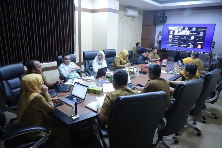 "Pemprov Kaltim menetapkan Pantai Lamaru Balikpapan sebagai lokasi penanaman 2.200 bibit mangrove pada Peringatan Hari Mangrove Sedunia 2026."