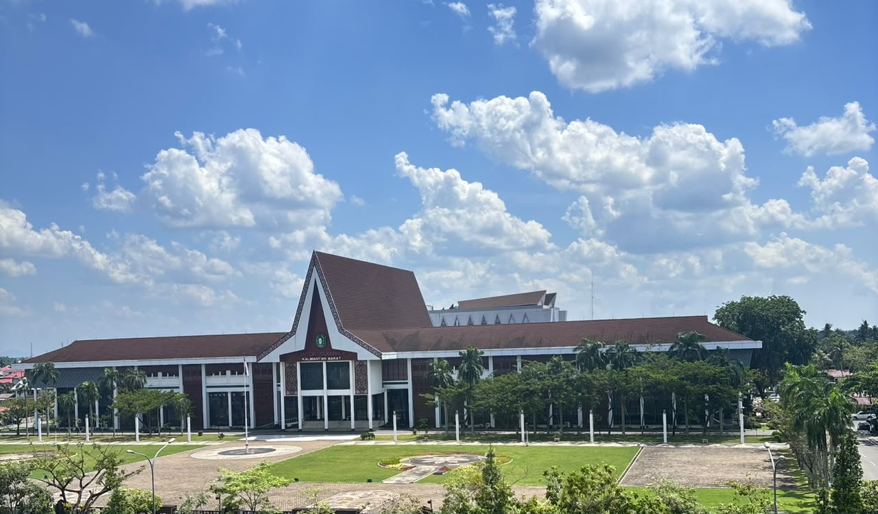 Pontianak Berada Dalam Status ‘Sedang’ Polusi PM2.5 Merayap Naik ke Angka 85 Pagi Ini
