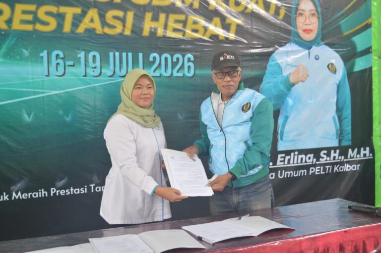 "Pengprov Pelti Kalbar mencetak 22 pelatih tenis berstandar ITF untuk memperluas dan meratakan pembinaan atlet muda hingga ke pelosok daerah."