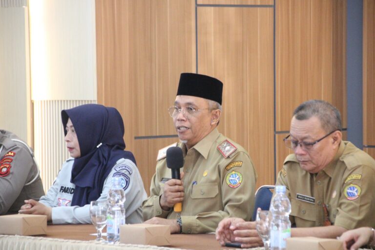 "Sekda Pontianak Amirullah menyebut realisasi PBB-P2 belum mencukupi kebutuhan pembangunan jalan dan drainase. Warga didesak tingkatkan kepatuhan pajak."