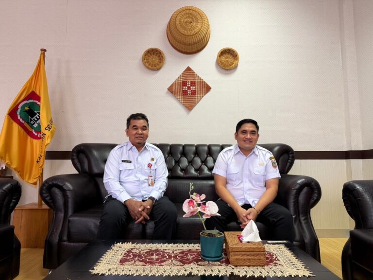"Pemprov Kalsel menargetkan pertumbuhan ekonomi 8,1 persen dengan mendorong hilirisasi komoditas endemik dan kerajinan lokal pada ajang Kalsel Expo 2026."