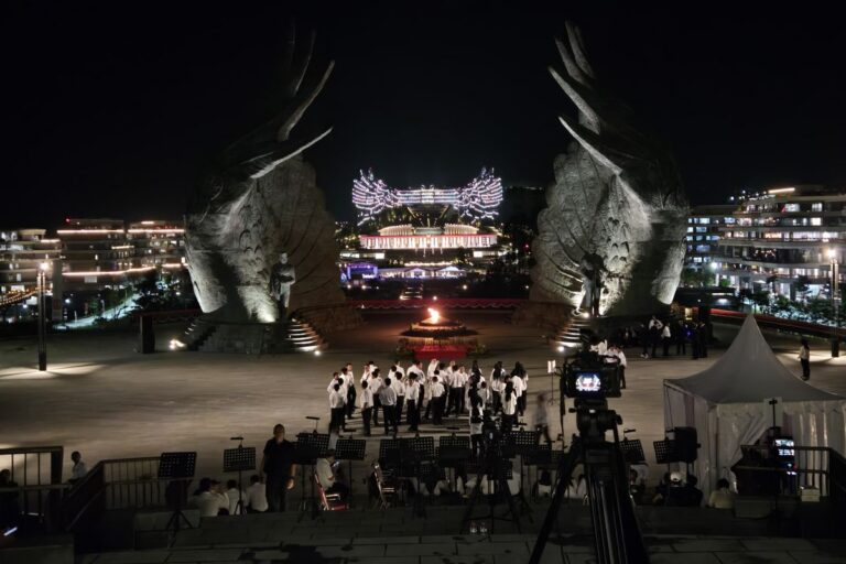 "Otorita IKN siapkan pertunjukan angklung kerja sama dengan Bank Mandiri dan Merdeka Night Run untuk menyemarakkan HUT ke-81 RI di Nusantara."