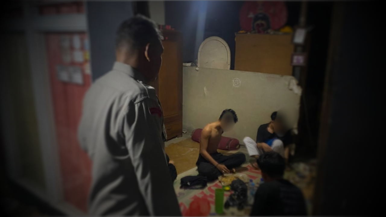Asyik Pesta Arak Dini Hari, Sejumlah Remaja di Kubu Raya Tak Berkutik Digerebek Polisi