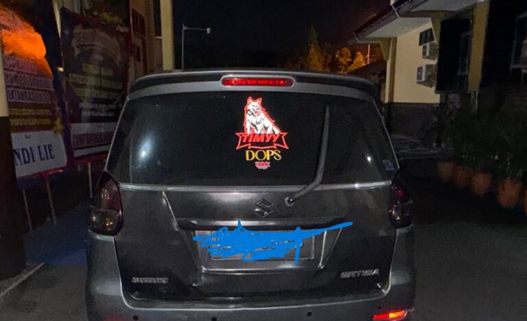 "Ditreskrimum Polda Kalbar menangkap empat tersangka pencuri peralatan BTS telekomunikasi yang telah beraksi di 22 lokasi dan merugikan puluhan juta rupiah."