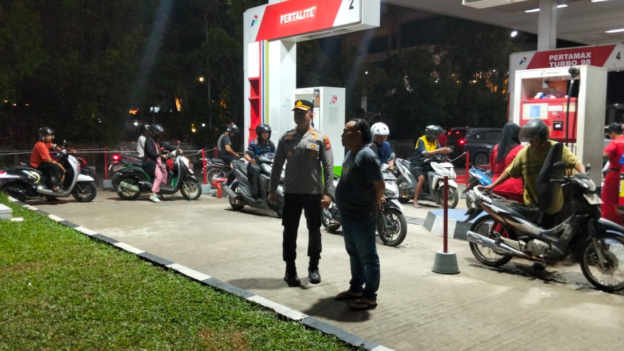 Antrean Kendaraan Mengular di SPBU, Polres Kubu Raya Pastikan Stok BBM Aman