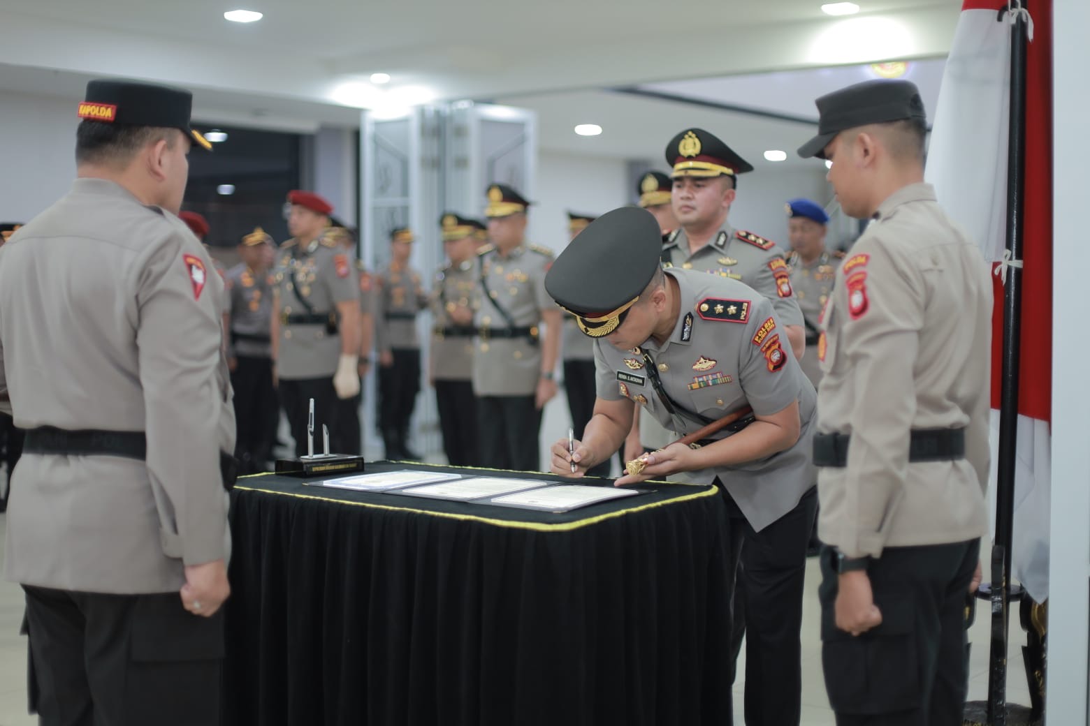 Sertijab di Polda Kalbar, Rensa Sastika Resmi Jabat Kapolres Kubu Raya