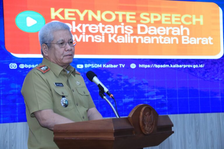 "Sekda Kalbar Harisson ingatkan ASN agar tidak main-main dalam pengadaan barang karena dipantau KPK. KemenPANRB puji inovasi kompetensi BPSDM."