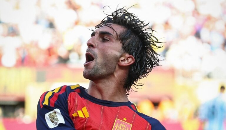 "Timnas Spanyol resmi menjadi juara Piala Dunia 2026 setelah mengalahkan Argentina 1-0 lewat gol tunggal Ferran Torres di babak perpanjangan waktu."