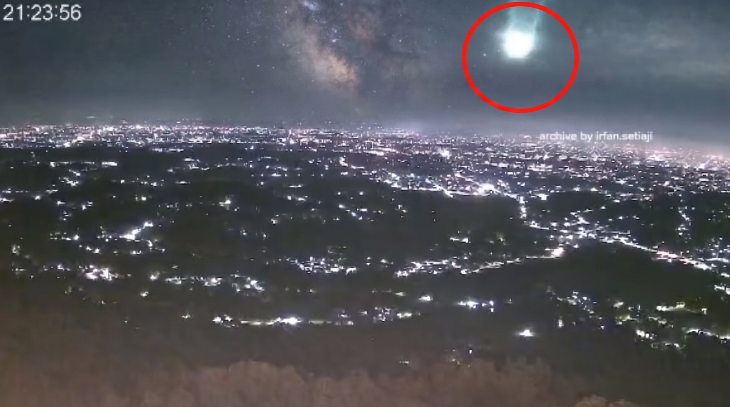 Meteor Melintas di Jawa, Picu Dentuman di Cirebon-Kuningan