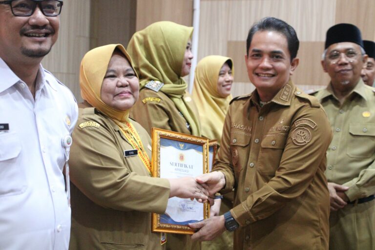 "Pemkot Pontianak instruksikan ASN pangkas birokrasi, validasi data inovasi IGA 2026 di lapangan, dan larang praktik titip-menitip siswa pada PPDB."